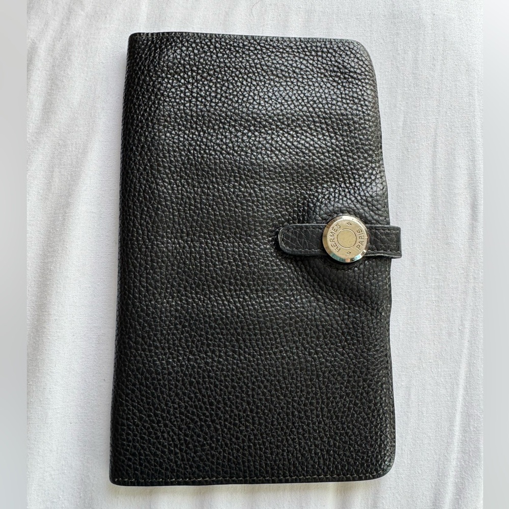 Authentic Hermes Black Dogon cardholder Togo wallet pouch.